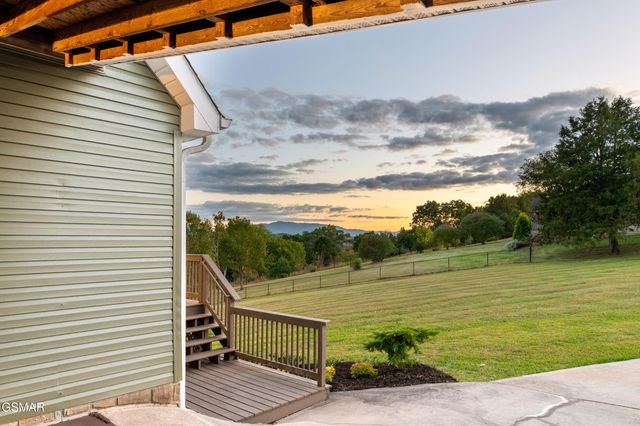 836 River Cliff Drive, Kodak, TN 37764