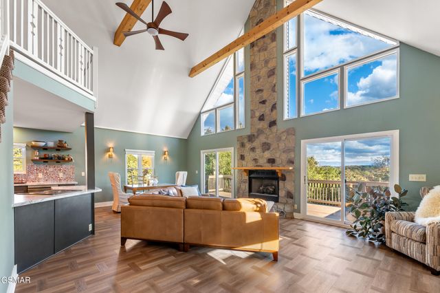 836 River Cliff Drive, Kodak, TN 37764