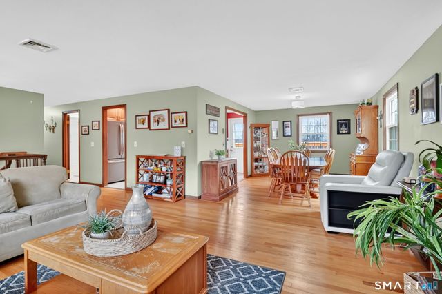 5 Lost Brook Lane, Wallingford, CT 06492