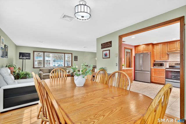 5 Lost Brook Lane, Wallingford, CT 06492