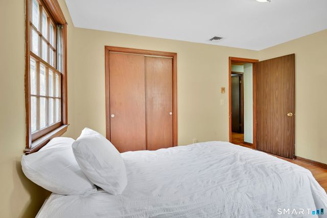 5 Lost Brook Lane, Wallingford, CT 06492