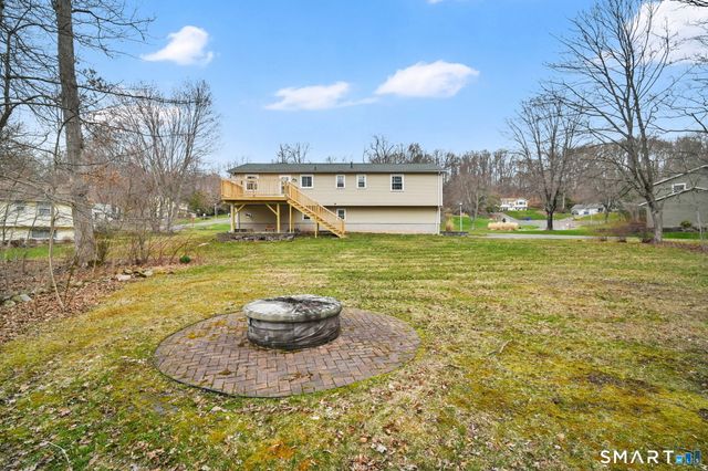 5 Lost Brook Lane, Wallingford, CT 06492