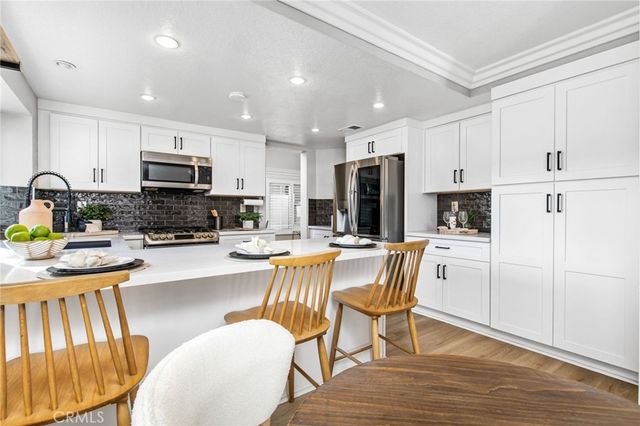 27591 Dandelion Court, Temecula, CA 92591