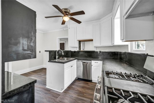 54 Brown Street, Barberton, OH 44203