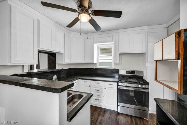 54 Brown Street, Barberton, OH 44203