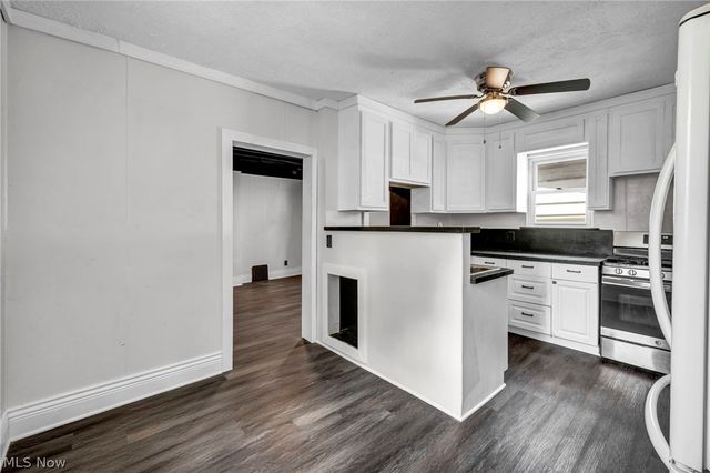 54 Brown Street, Barberton, OH 44203