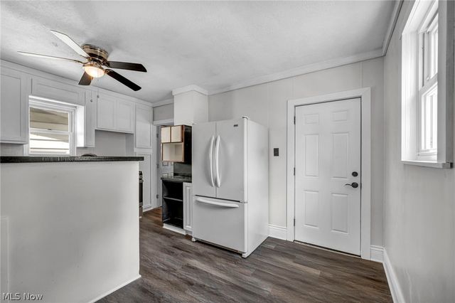 54 Brown Street, Barberton, OH 44203