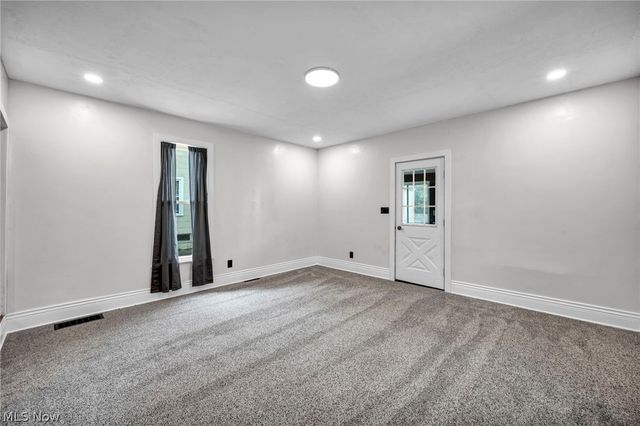 54 Brown Street, Barberton, OH 44203