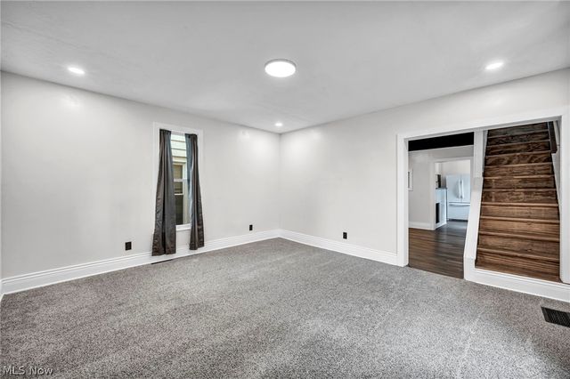 54 Brown Street, Barberton, OH 44203