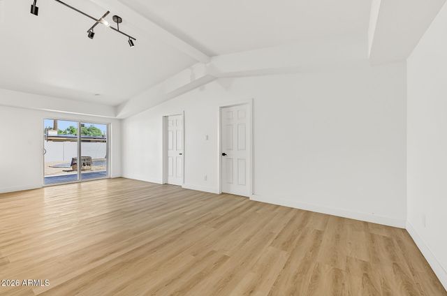 5640 W HIGHLAND Avenue, Phoenix, AZ 85031