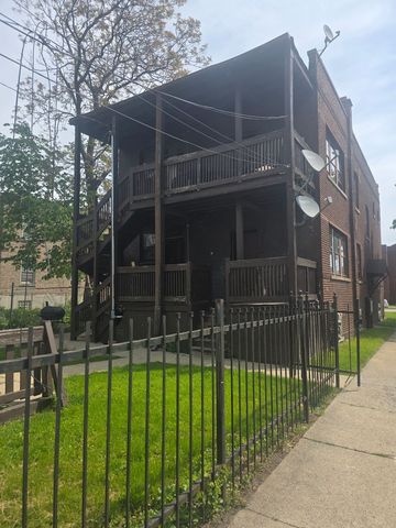 4936 W Maypole Avenue, Chicago, IL 60644