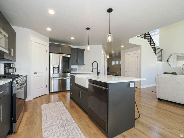 1441 W STONE GATE DR, Saratoga Springs, UT 84045