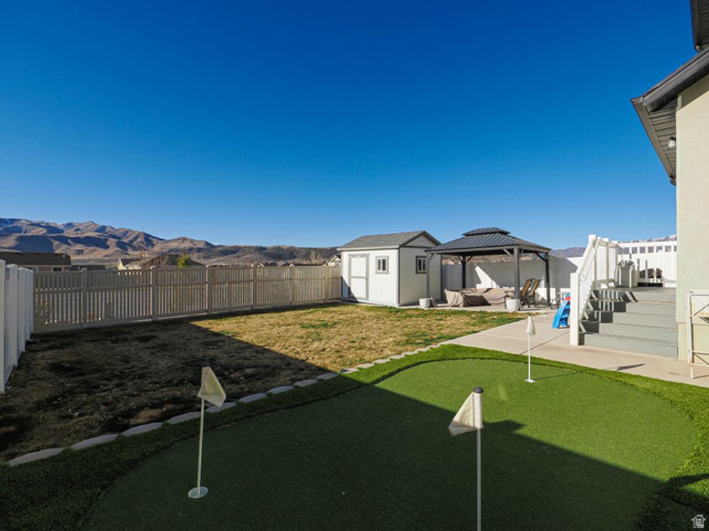 Image 20 of property listing at 1441 W STONE GATE DR, Saratoga Springs, UT 84045