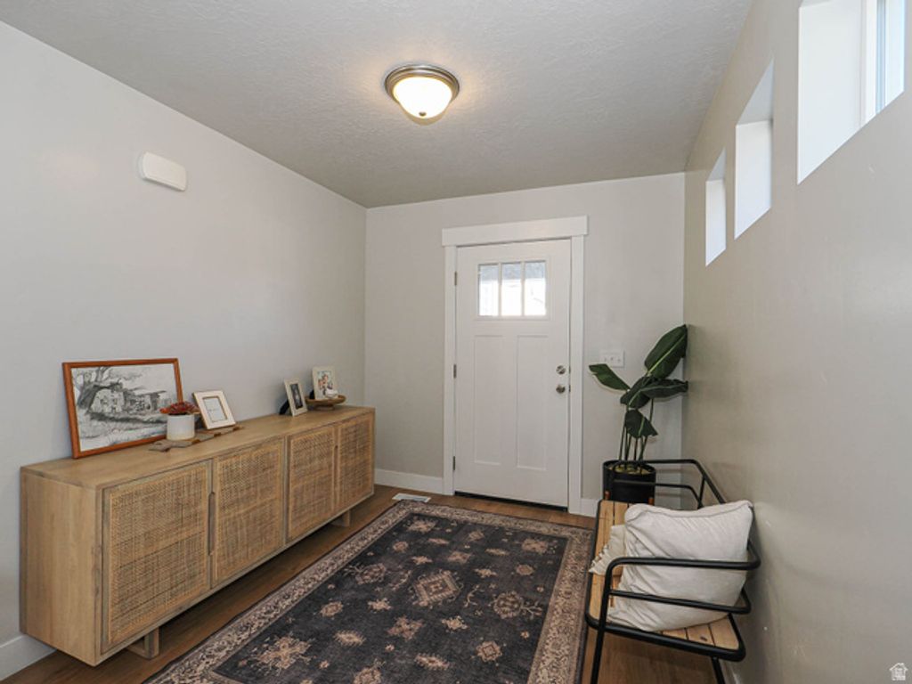 Image 3 of property listing at 1441 W STONE GATE DR, Saratoga Springs, UT 84045