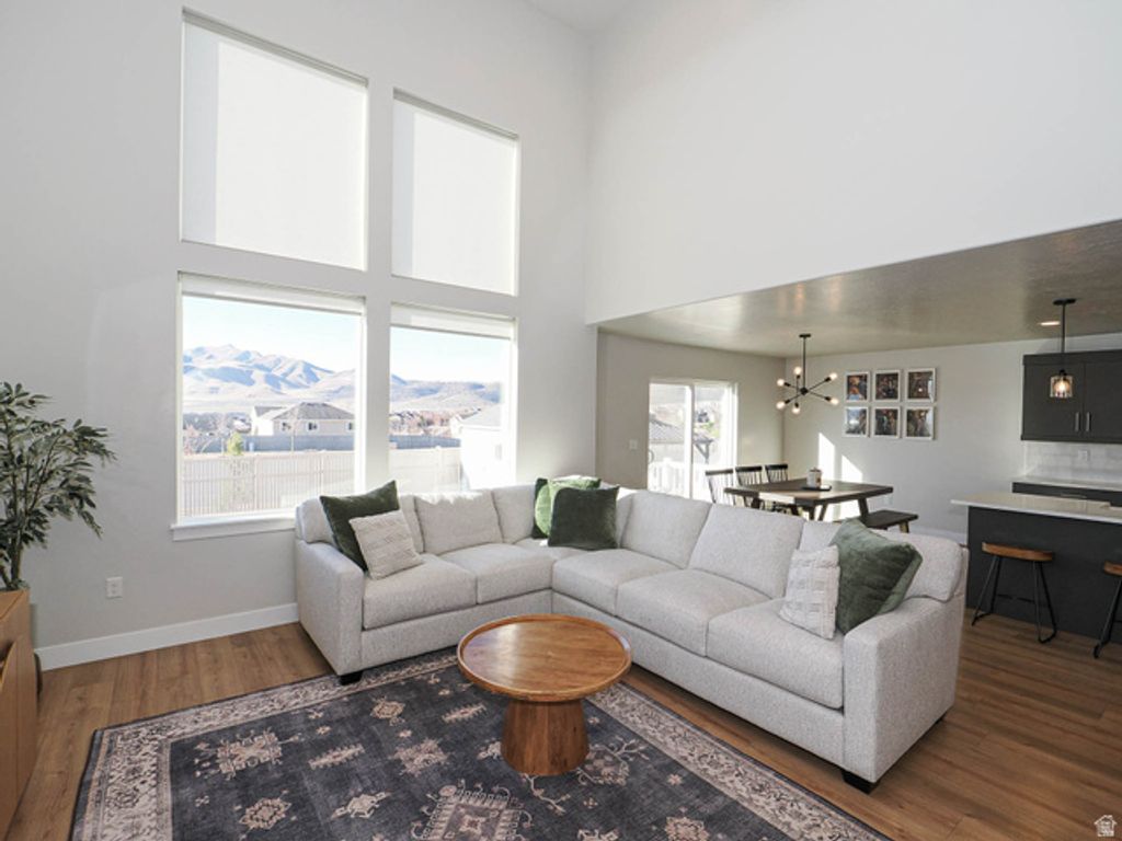 Image 5 of property listing at 1441 W STONE GATE DR, Saratoga Springs, UT 84045