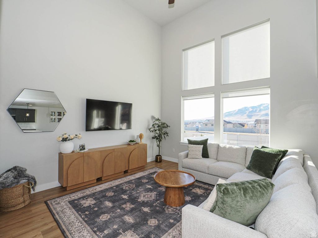 Image 6 of property listing at 1441 W STONE GATE DR, Saratoga Springs, UT 84045