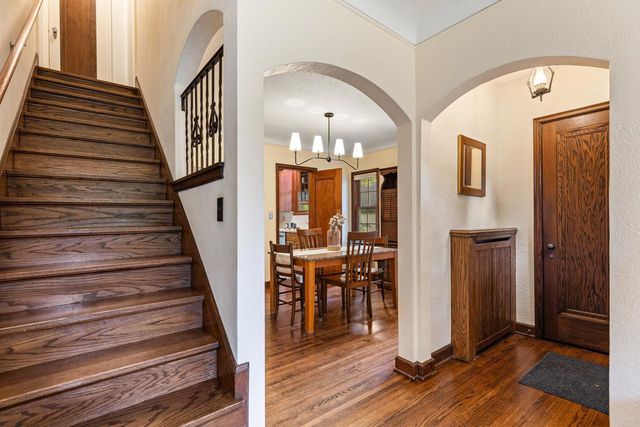 15108 Excelsior Boulevard, Minnetonka, MN 55345