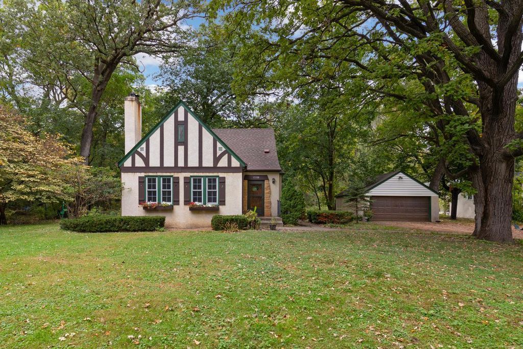 15108 Excelsior Boulevard, Minnetonka, MN 55345