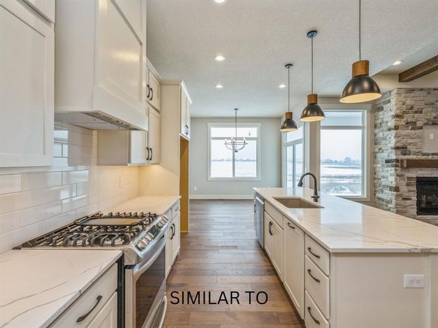 913 Campus Court NE, Bondurant, IA 50035
