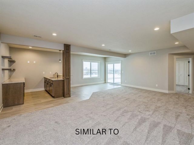 913 Campus Court NE, Bondurant, IA 50035