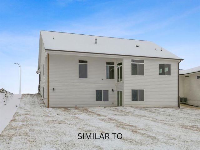 913 Campus Court NE, Bondurant, IA 50035