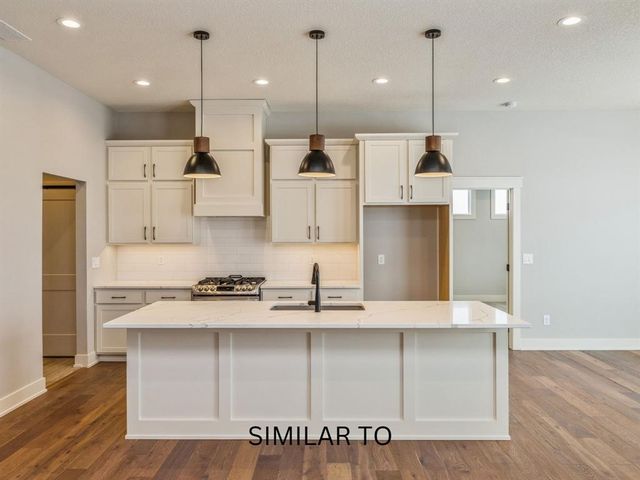 913 Campus Court NE, Bondurant, IA 50035