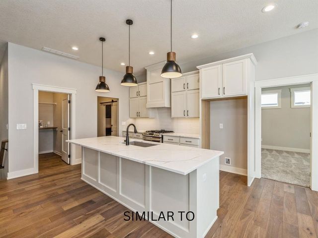 913 Campus Court NE, Bondurant, IA 50035
