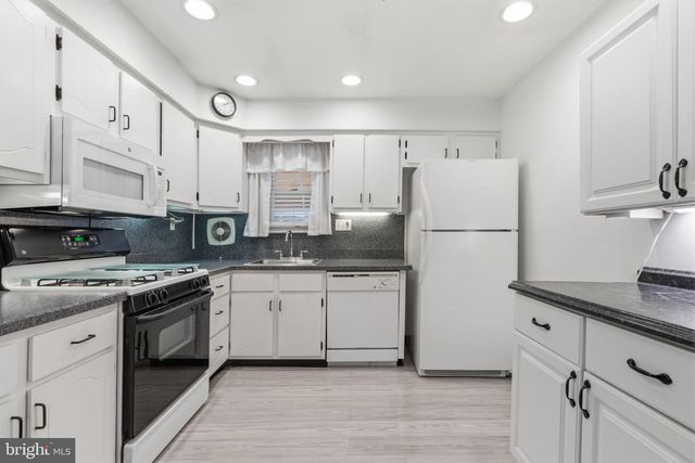 7912 CALVERT ST, Philadelphia, PA 19152