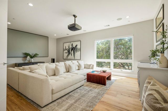 909 Cypress Grove DR, Austin, TX 78732