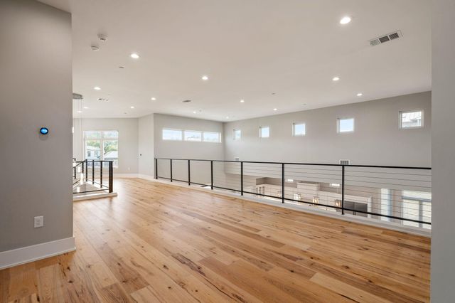 909 Cypress Grove DR, Austin, TX 78732