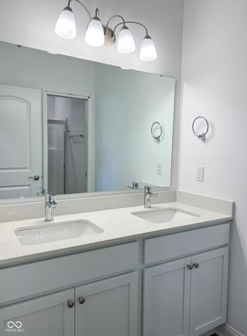 6621 12 Oaks Drive, Anderson, IN 46013