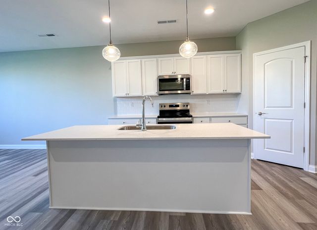 6621 12 Oaks Drive, Anderson, IN 46013