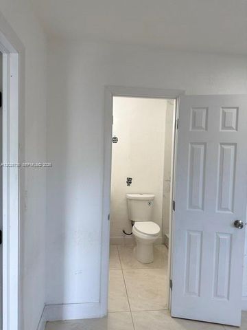 19521 NW 1st Ct, Miami Gardens, FL 33169