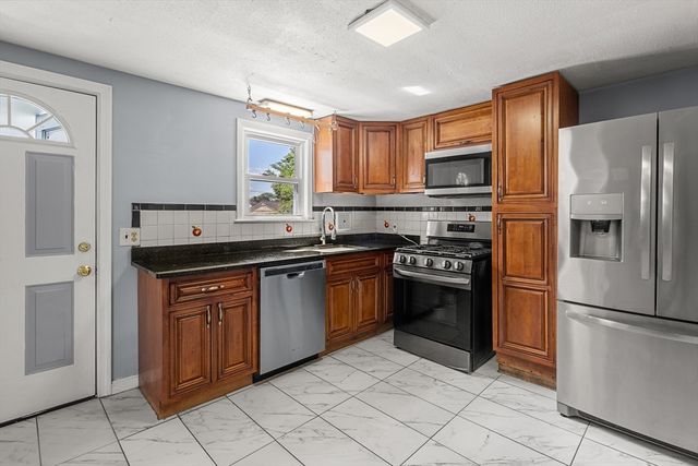 2 Canaan St, Boston, MA 02126