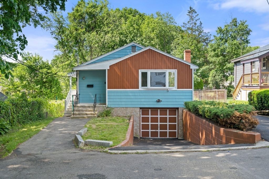 2 Canaan St, Boston, MA 02126