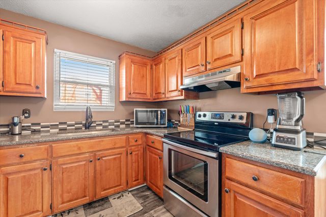 517 Skyview Dr, Ashland City, TN 37015