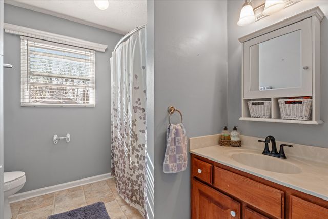 517 Skyview Dr, Ashland City, TN 37015