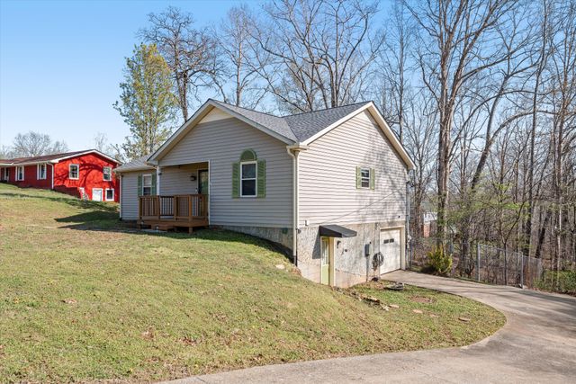 517 Skyview Dr, Ashland City, TN 37015