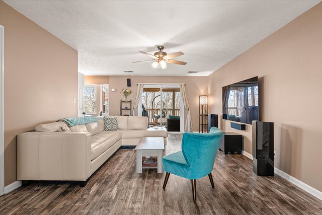 517 Skyview Dr, Ashland City, TN 37015