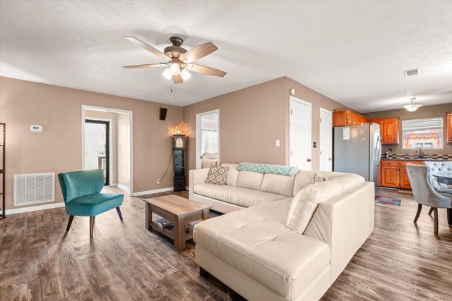 517 Skyview Dr, Ashland City, TN 37015