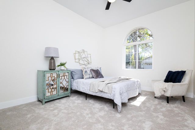 8017 Steamboat Ln, Roseville, CA 95747