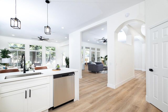 8017 Steamboat Ln, Roseville, CA 95747