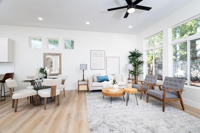 8017 Steamboat Ln, Roseville, CA 95747