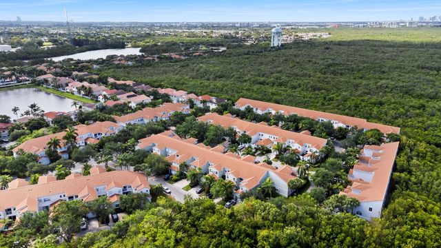 931 Lemonwood Court, Hollywood, FL 33019