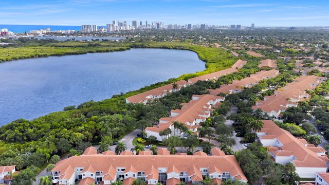 931 Lemonwood Court, Hollywood, FL 33019