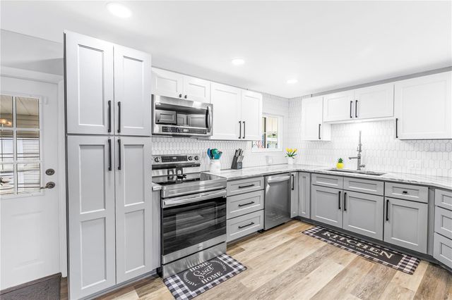 672 SUGAR PALM STREET, Largo, FL 33778