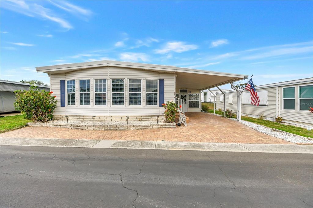 Image 1 of property listing at 672 SUGAR PALM STREET, Largo, FL 33778