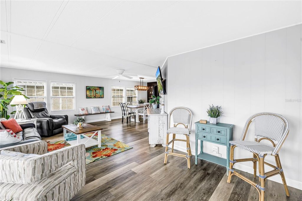 Image 12 of property listing at 672 SUGAR PALM STREET, Largo, FL 33778