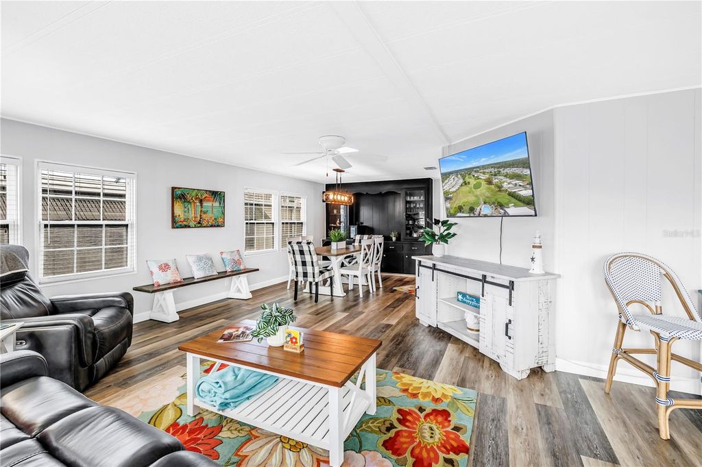 Image 14 of property listing at 672 SUGAR PALM STREET, Largo, FL 33778