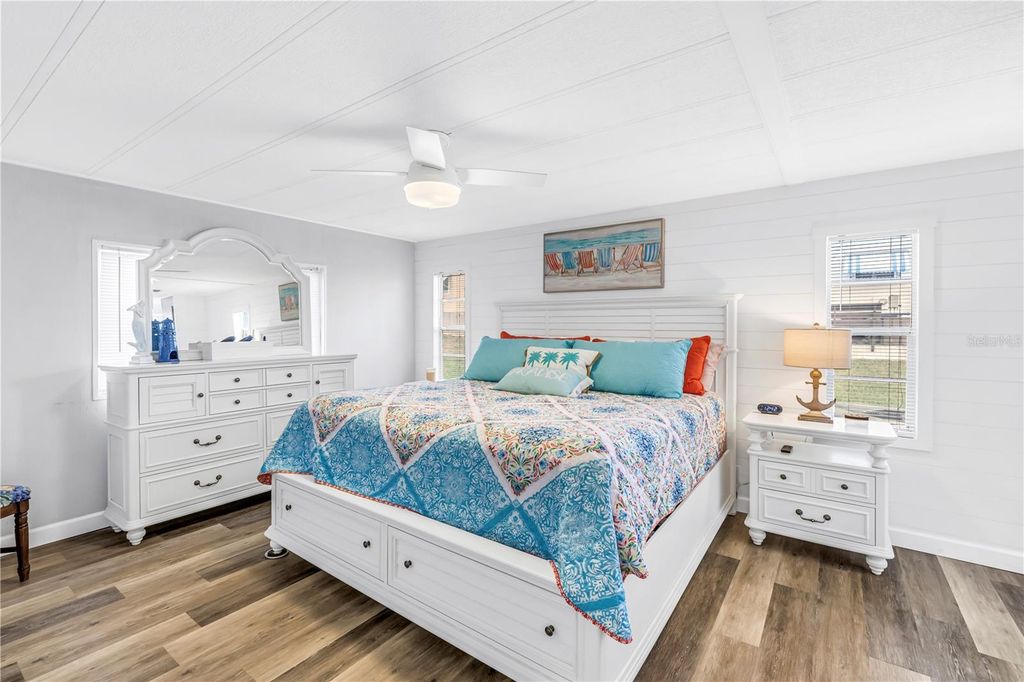 Image 25 of property listing at 672 SUGAR PALM STREET, Largo, FL 33778